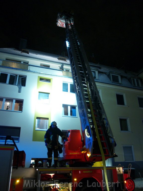 Feuer in Kueche Koeln Vingst Homarstr P666.JPG